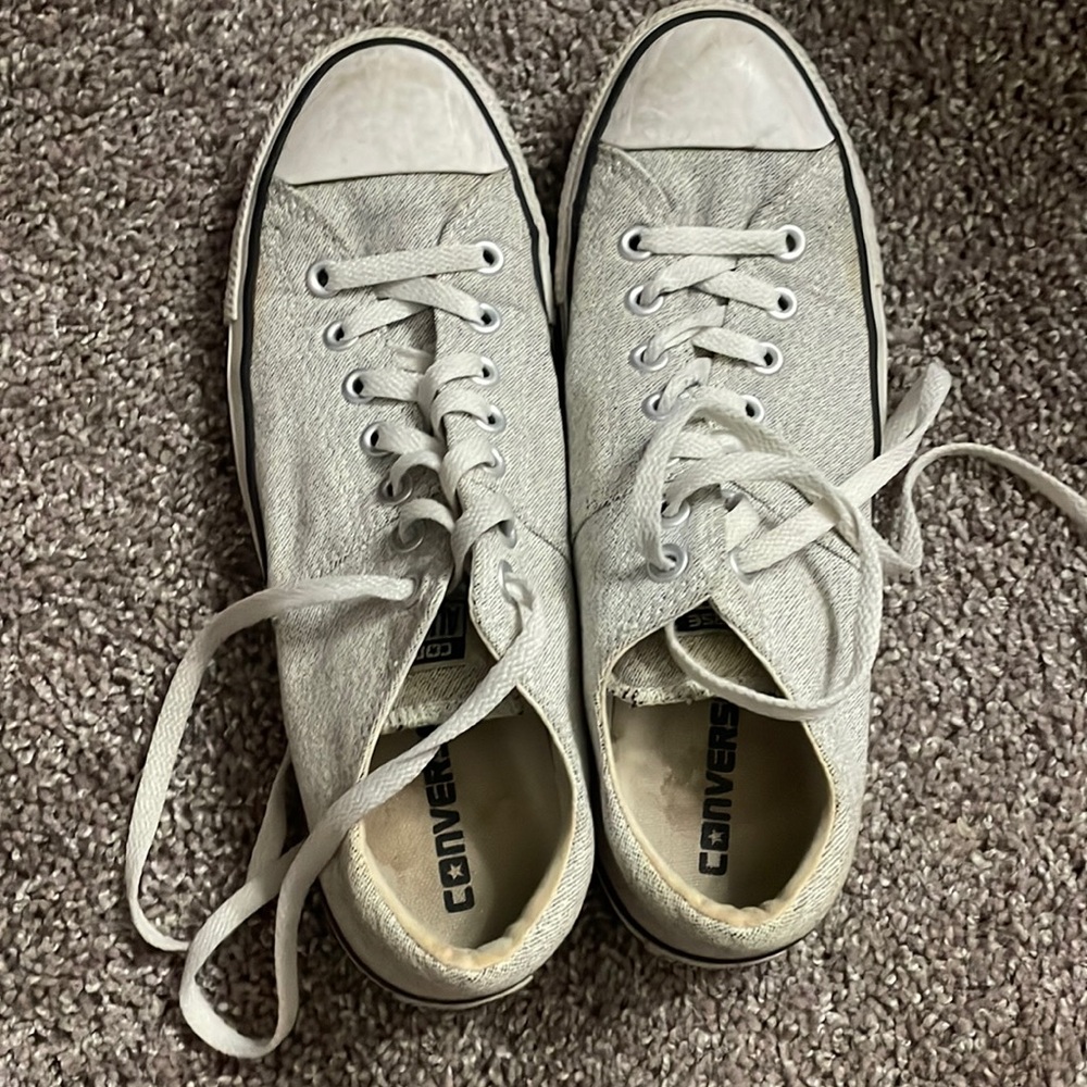 Grey converse
